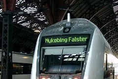 Non-powered driving car (double-decker) photographed in Copenhagen 29. January 2004.  DSB leased 67 coaches by Bombardier Transportation in 2003 for a 4 years period. Max. speed 160 km/h - 100 mph. Length: 26 800 mm. Weight: 52 metric tonnes. Seats: 1st class: 33 - 2nd class 45.